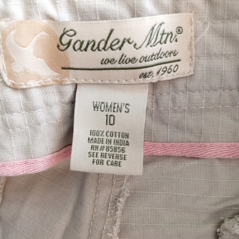 Gander Mtn. womens size 10 khaki Bermuda shorts